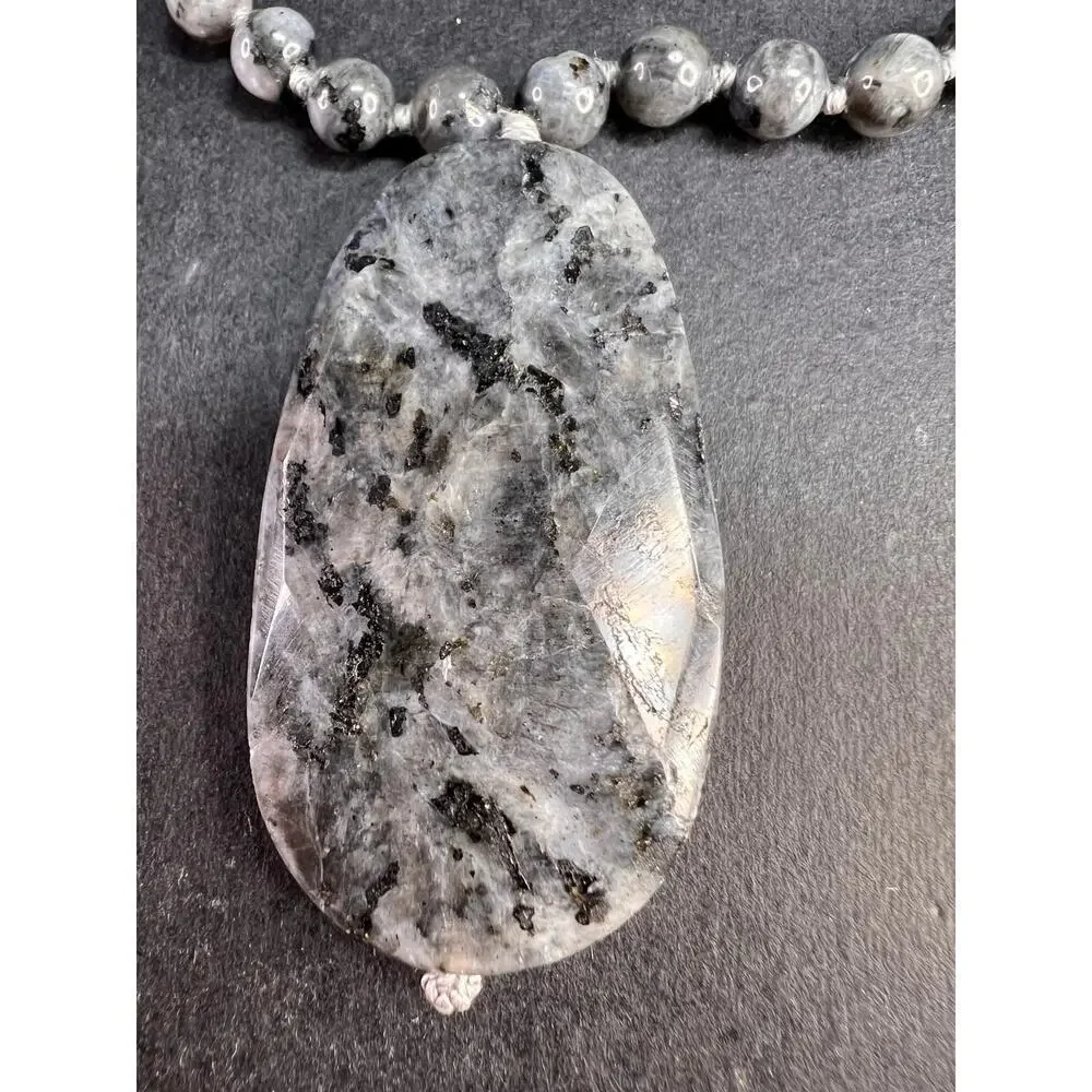 NEW Larvakite 30 inch necklace with pendant